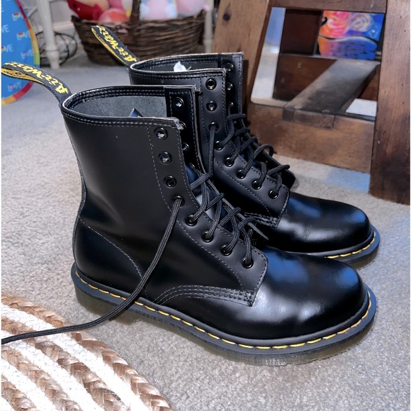 Dr martens 8 hole 1460 sz 9 us - Picture 1 of 7